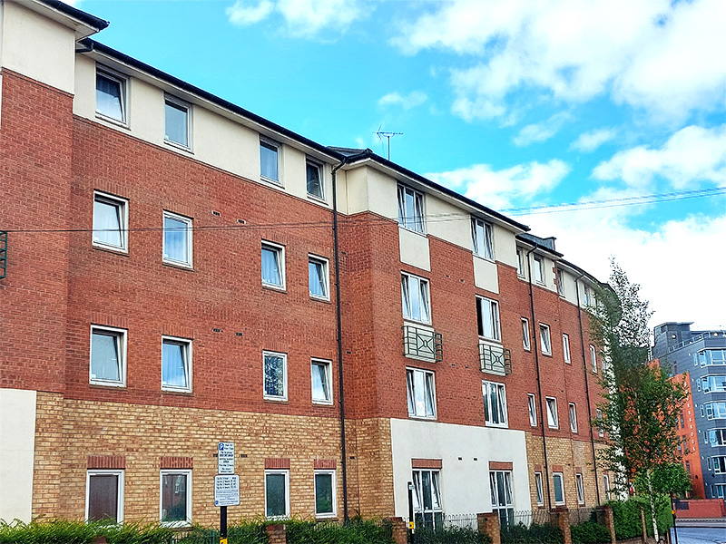 a photo of Oak Brook Park buildings